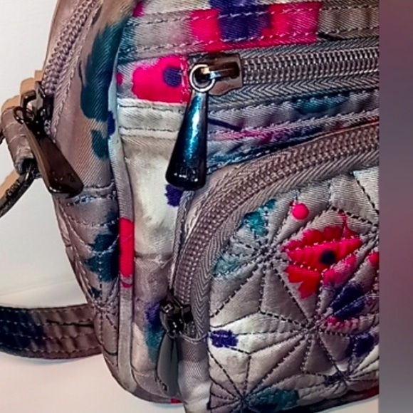 🌹🌹Lug Carousel Crossbody Bag🌹🌹 - Picture 5 of 10